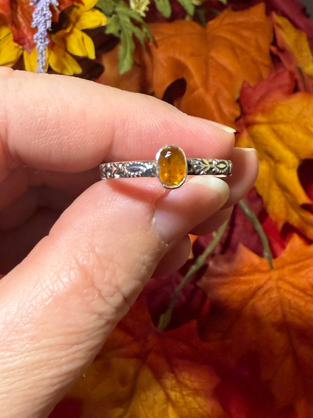 Faceted Orange Kyanite Sterling Silver Embossed Band Ring, size 10-1/4