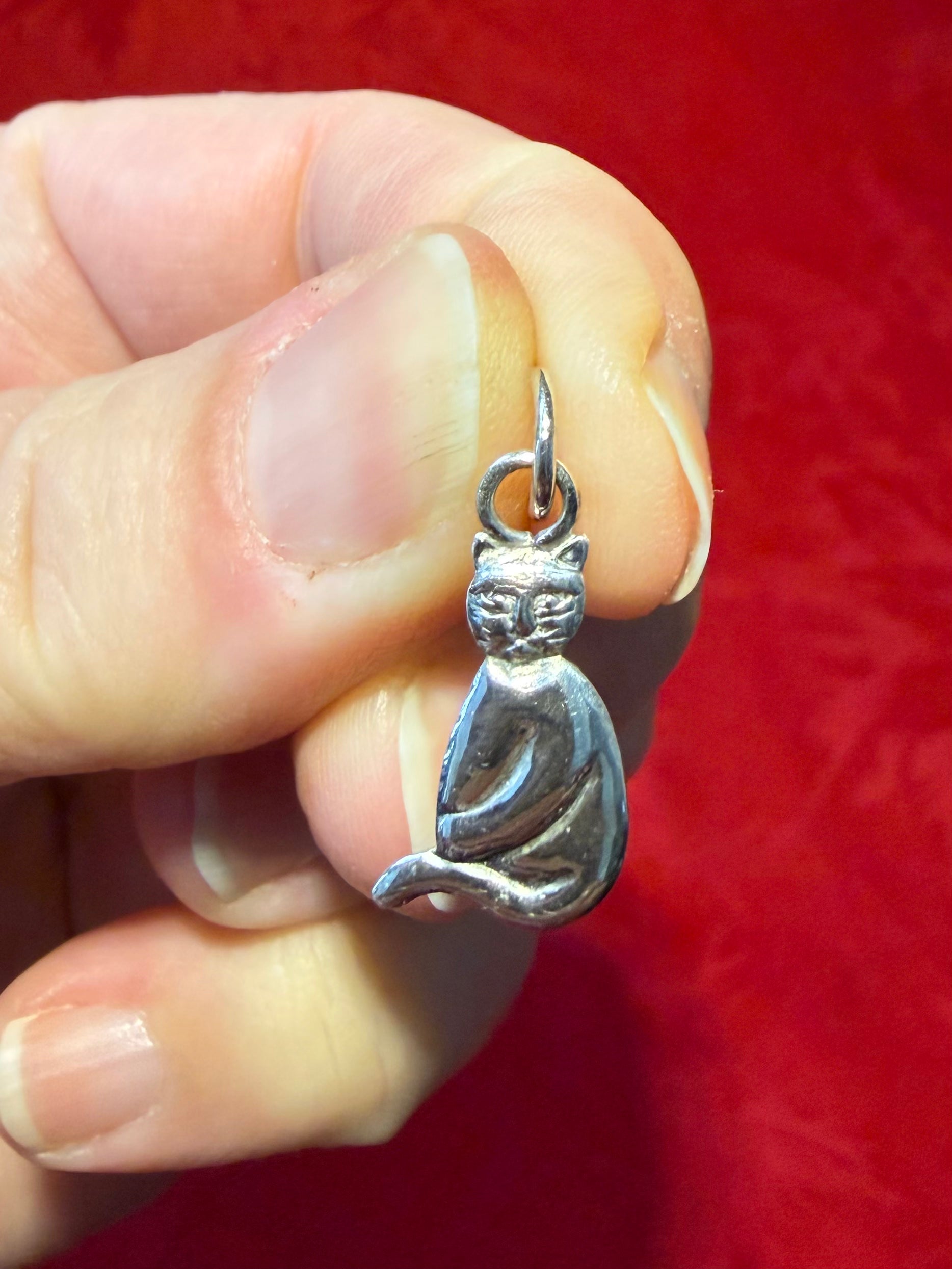 7/8” Sterling Silver Sitting Cat Charm Pendant
