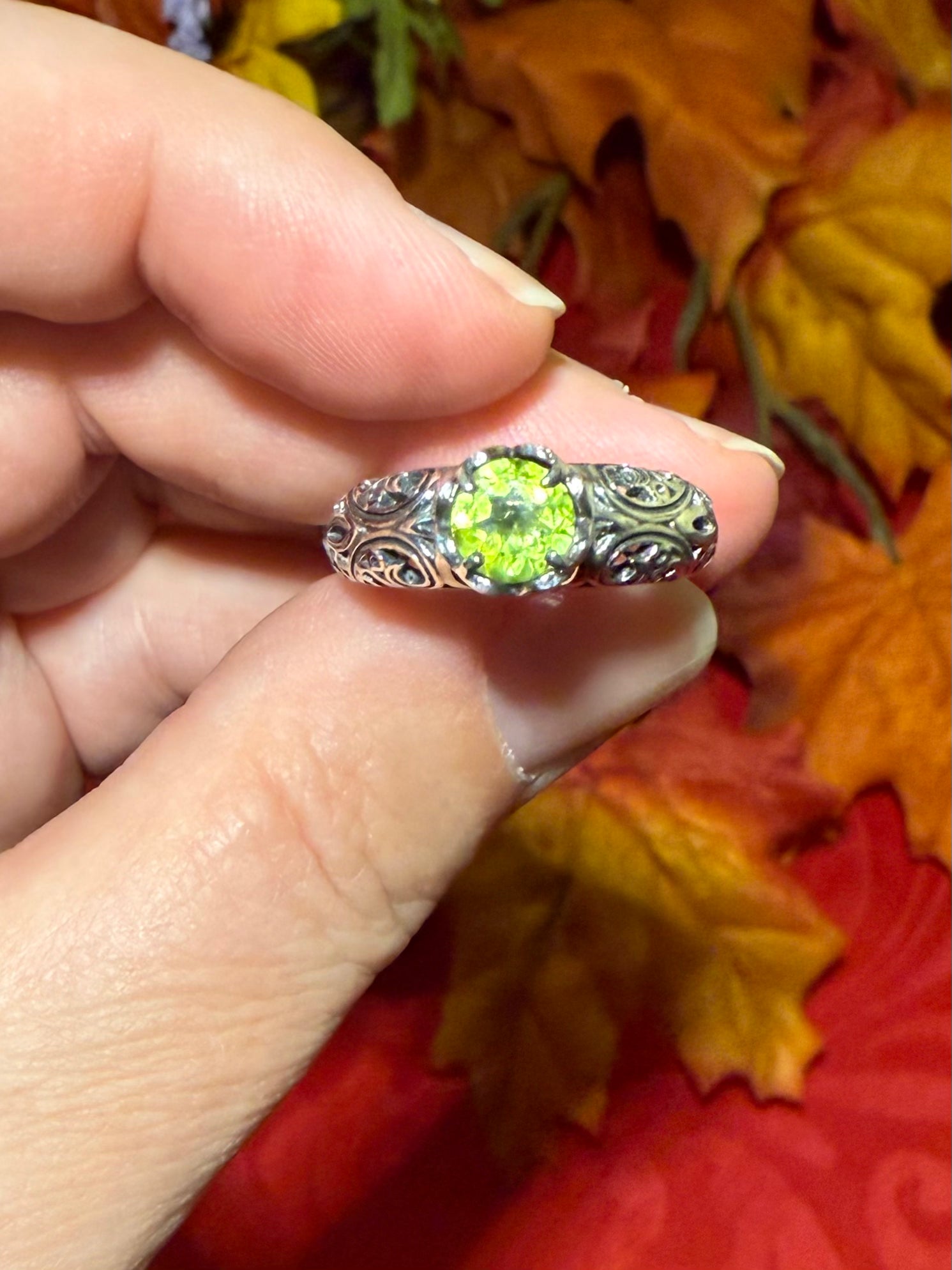 Faceted Peridot Sterling Silver Filigree Ring, size 8-1/4
