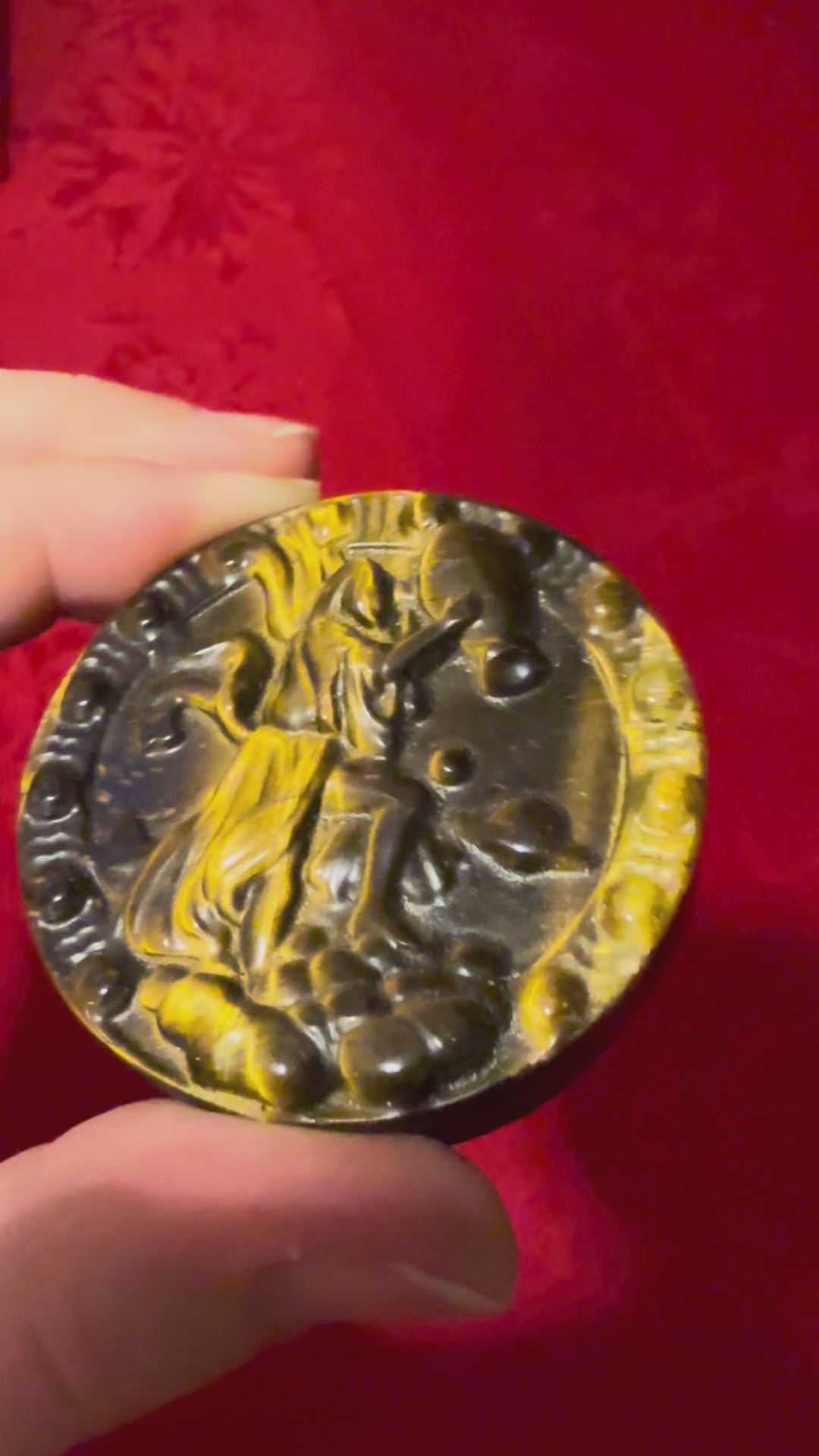 50mm Tigerseye Tiger’s Eye Zodiac Sign Aquarius Cameo
