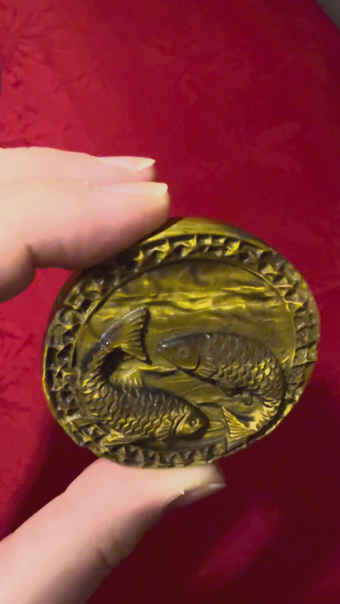 50mm Tigerseye Tiger’s Eye Zodiac Sign Pisces Cameo